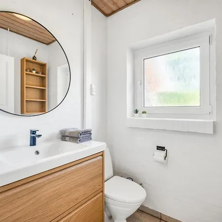 Anniesette - 1-5km From The Sea By Interhome *